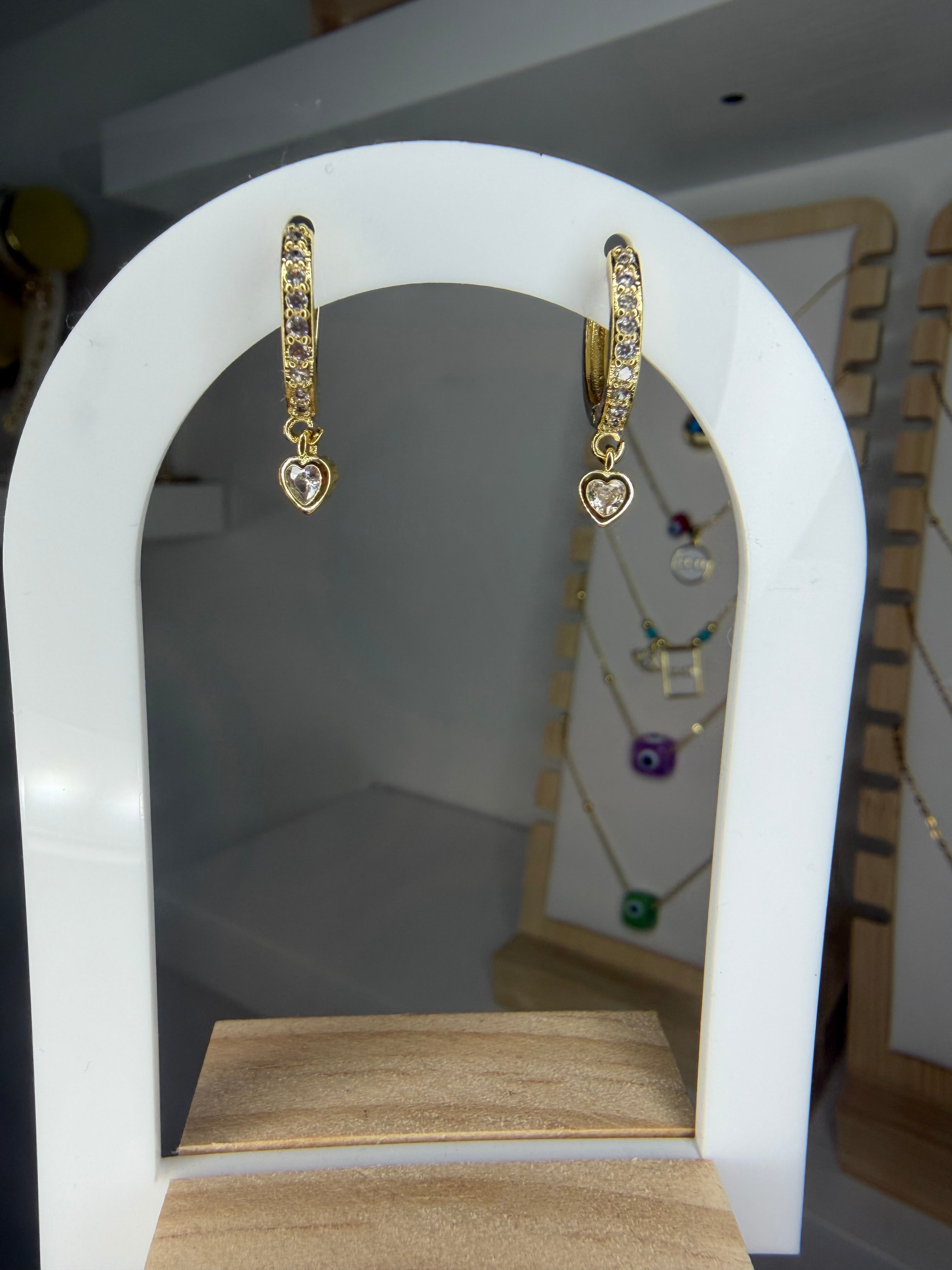 Argollas mini corazón de cristal